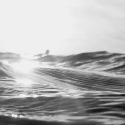 Surfer en el mar